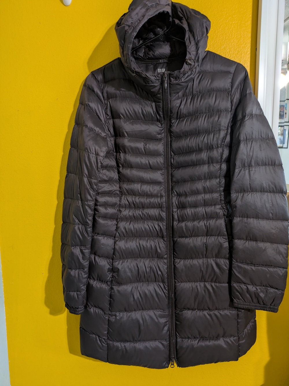 Uniqlo Women's Long Hooded Puffer Coat - Charcoal Black